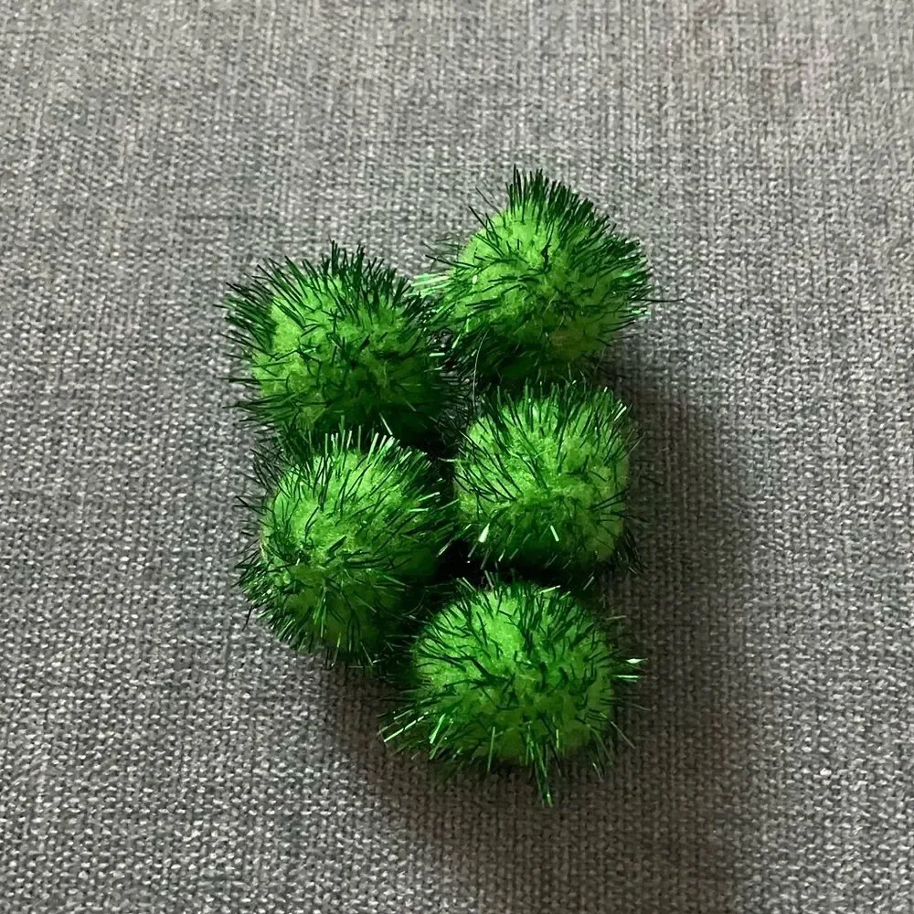 5 Green Cat Pompom Sparkle Ball Toys